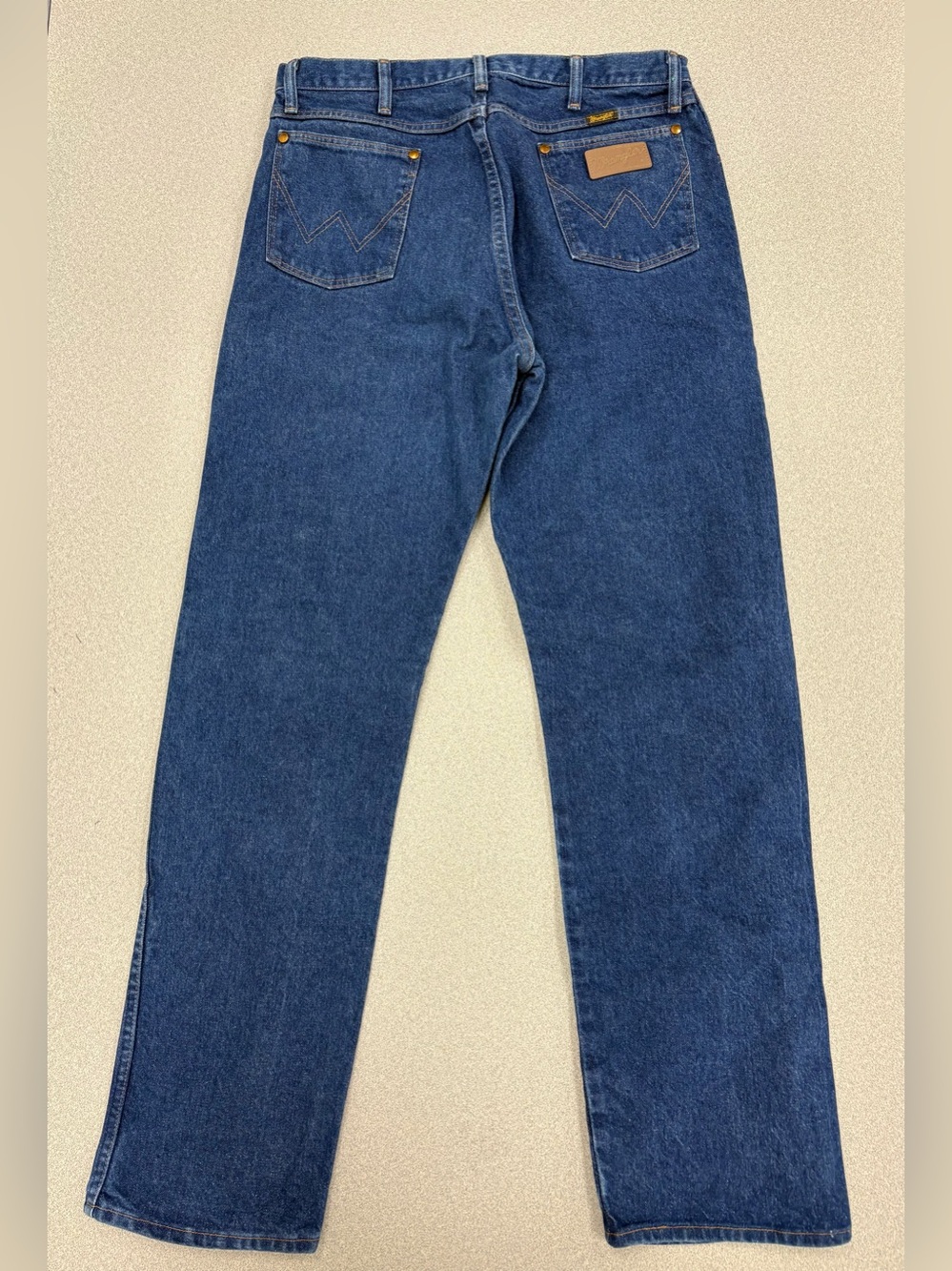 Wrangler Men's Straight-Leg Jeans in Deep Blue Denim size 35 X 34 - Picture 2 of 4